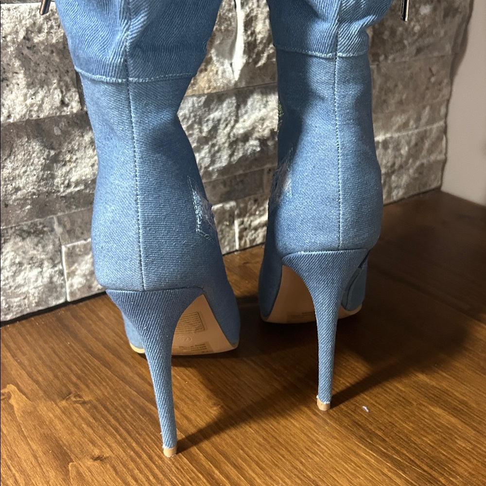 Barlan thigh-high blue distressed denim boots rhinestone lips. NIB size 7.5 - Picture 6 of 7